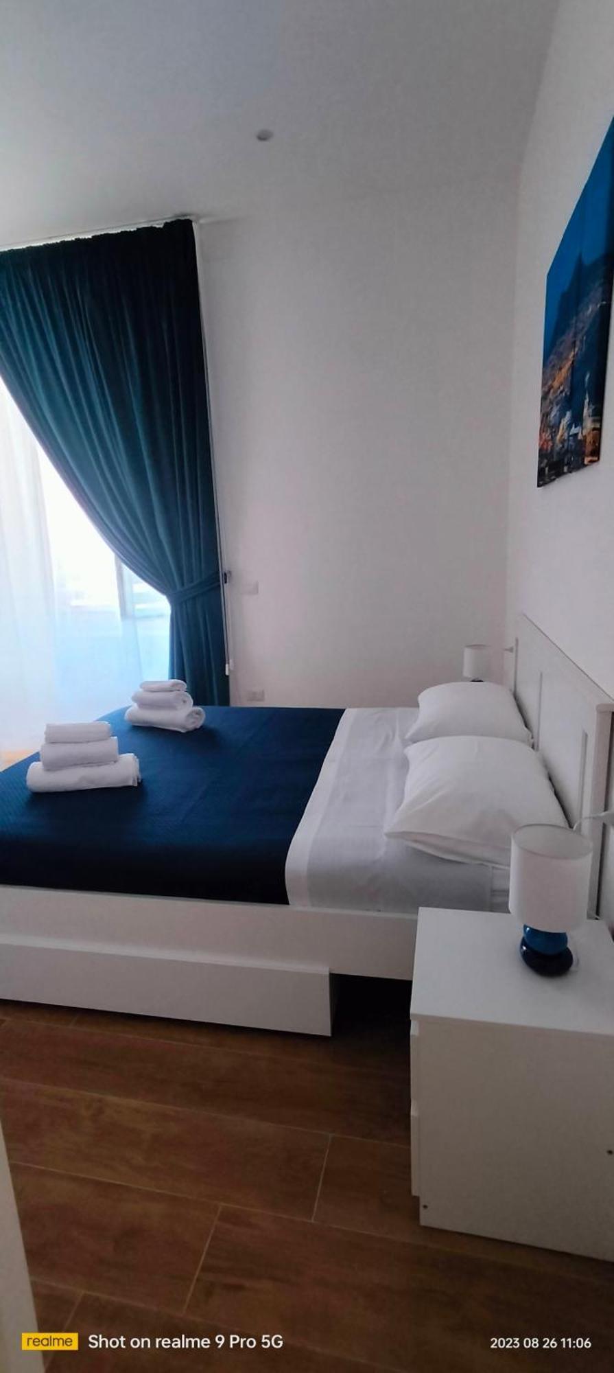 Le Follie Parthenopee Bed and Breakfast Neapel Exteriör bild